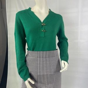 Retro Emerald Green Sweater with gold Clasp